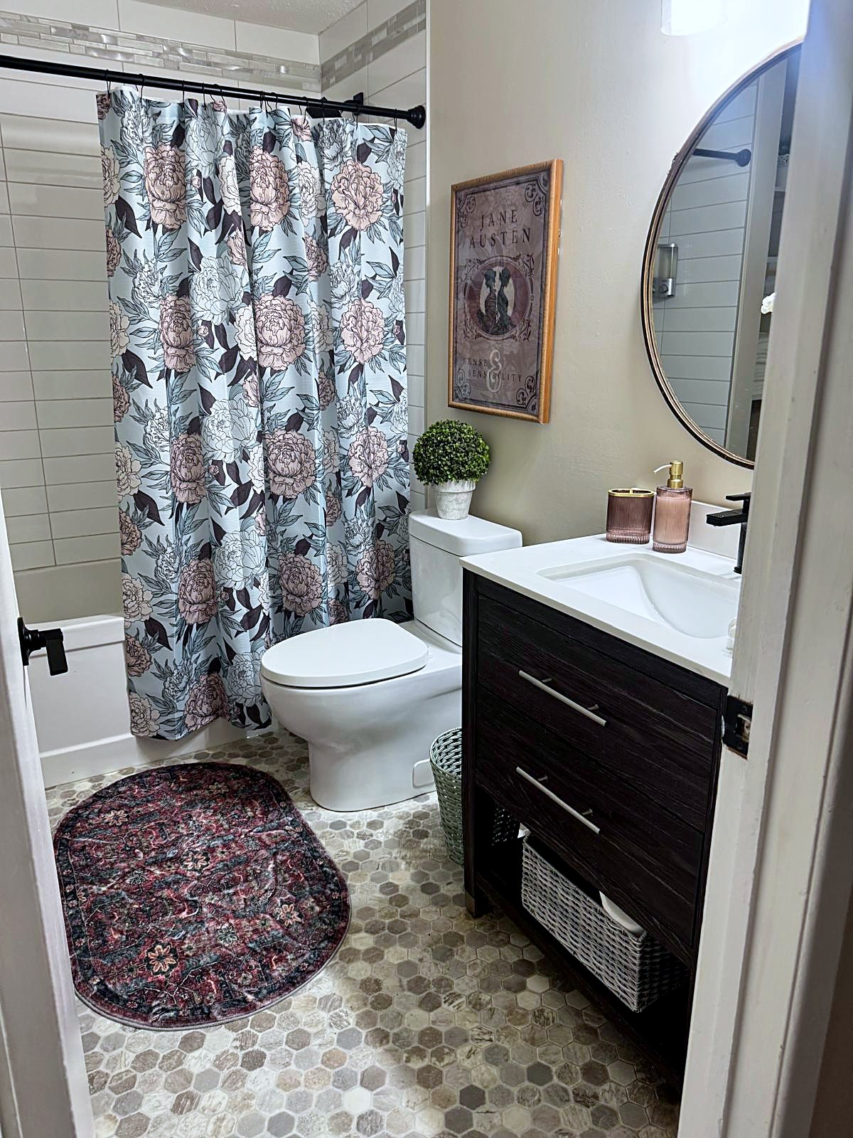 Bathroom vanity