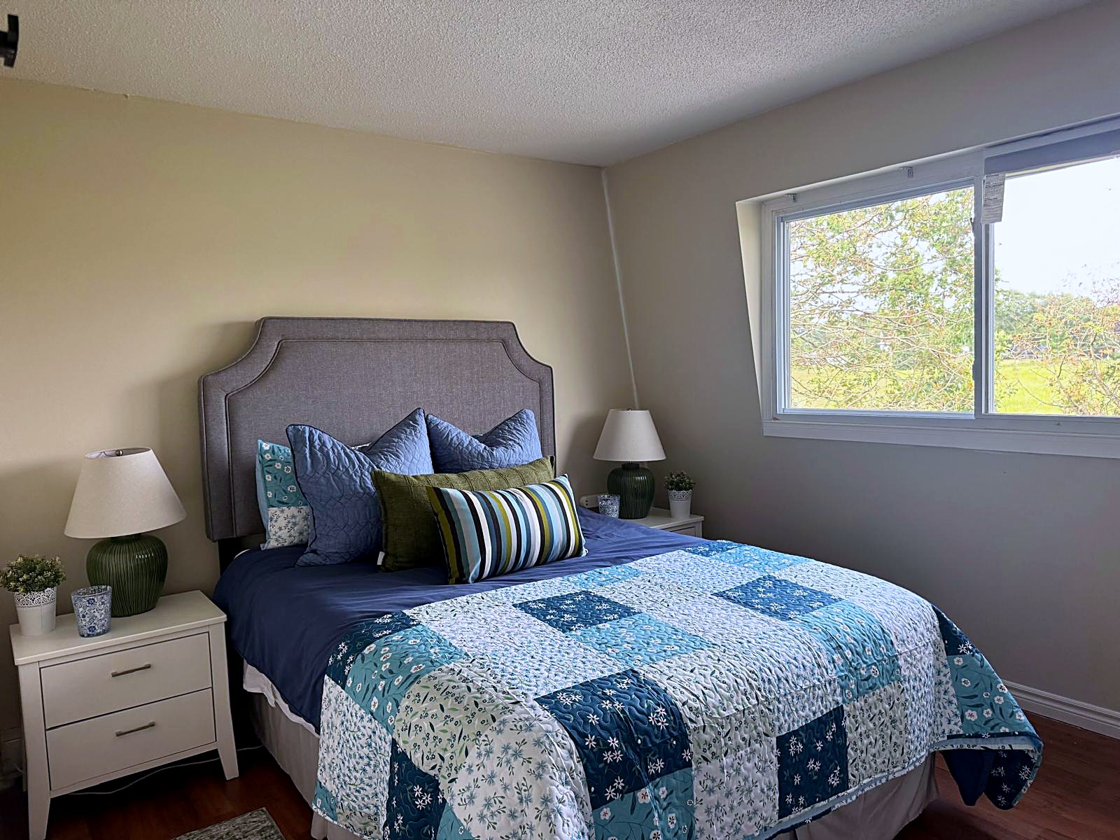 Bedroom 1 — queen bed